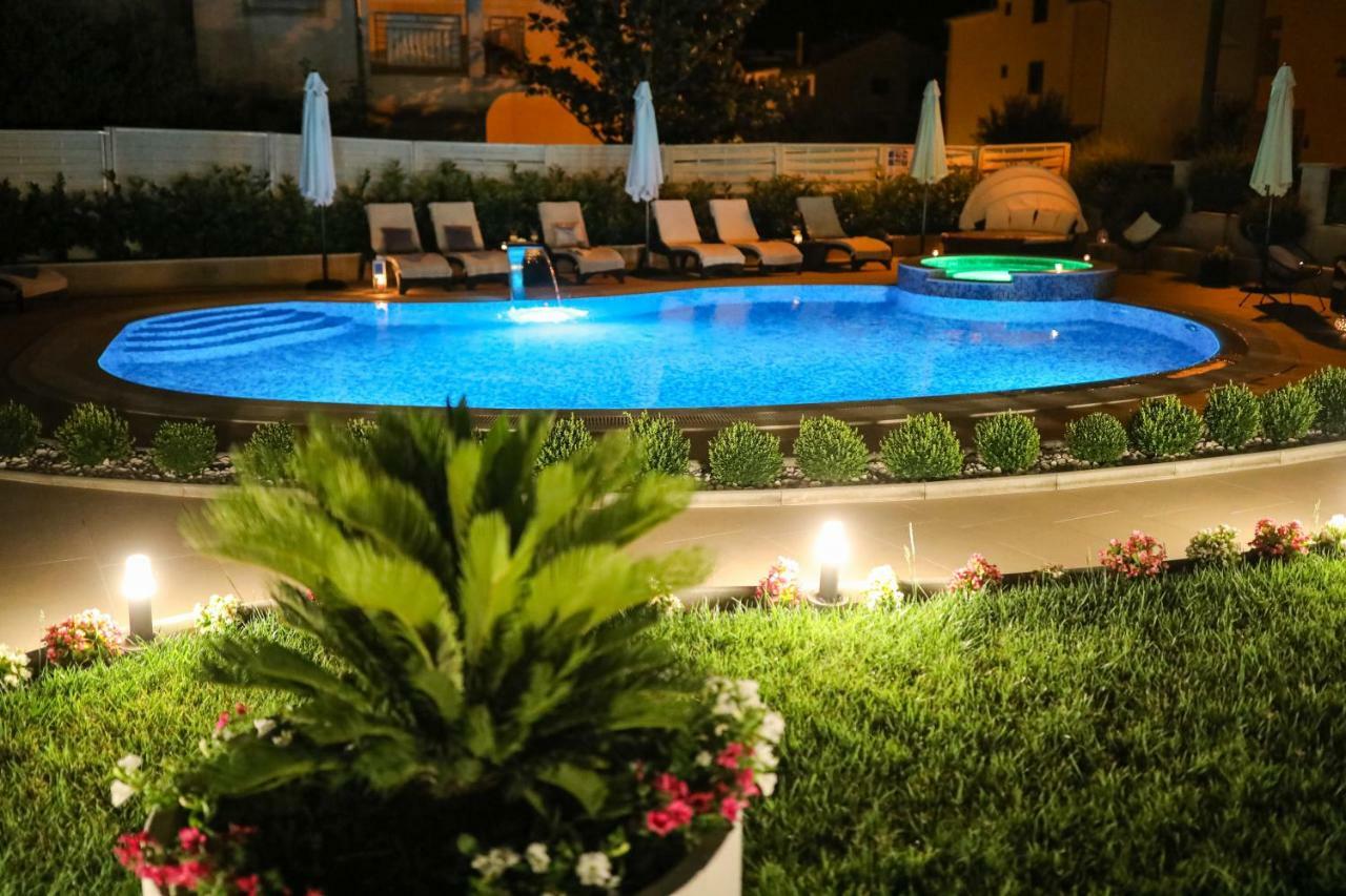 Apartments Tony Biograd Na Moru Exterior photo